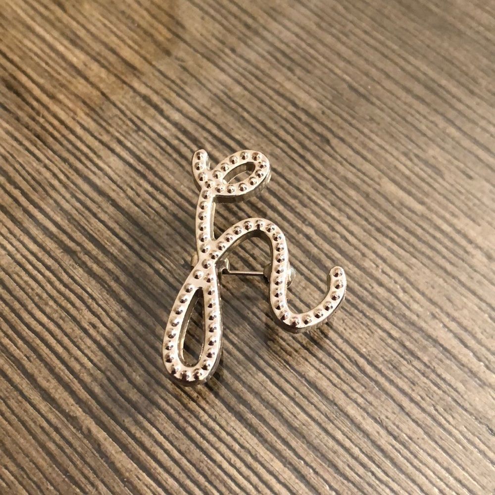 Vintage Lower Case Cursive “h” Initial Pin Silvertone - Picture 3 of 12